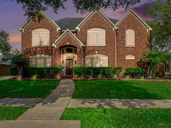 2515 Masters Dr, League City, TX 77573