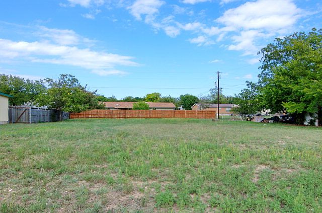 2nd image of 115 Riverpark Dr