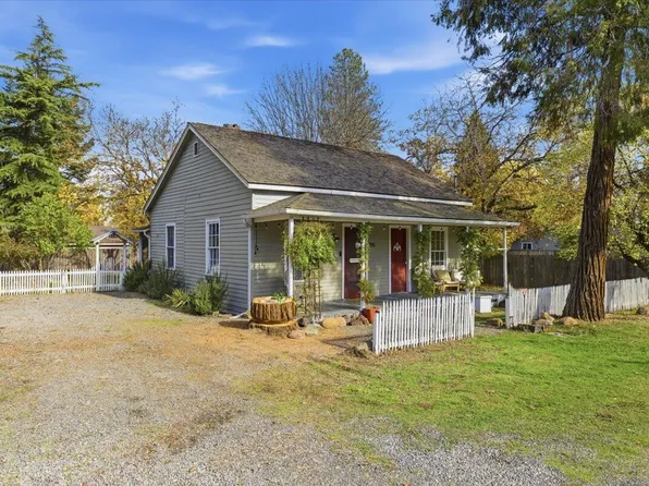 415 E C St, Jacksonville, OR 97530