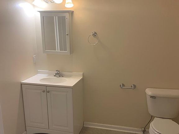 5th image of 5845 Germantown Ave #200