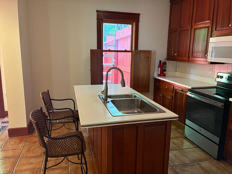 54 Morris Ave — Photo 16