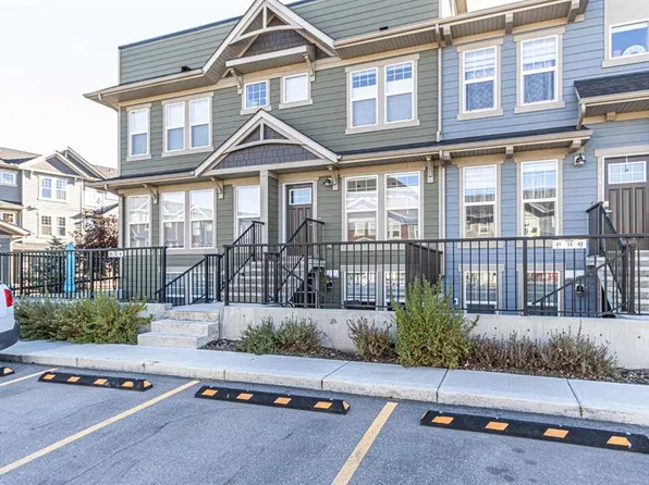 168 W Cranbrook Sq SE, Calgary, AB T3M 3E3