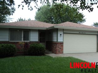 5631 Elk Cir, Lincoln, NE 68516