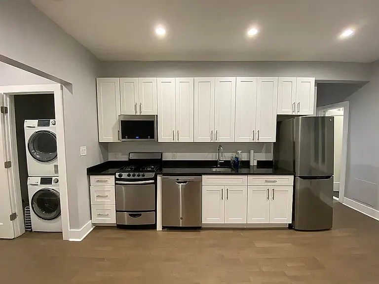 292 Lincoln Pl #1B — Photo 2