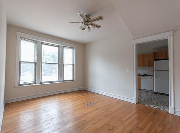 5th image of 4000 N Hermitage Ave APT 1