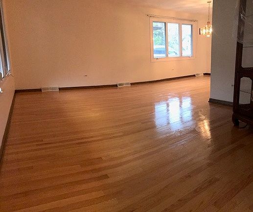 5th image of 9533 S Parkside Ave