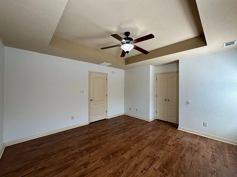 612 Windbrook Ct — Photo 14