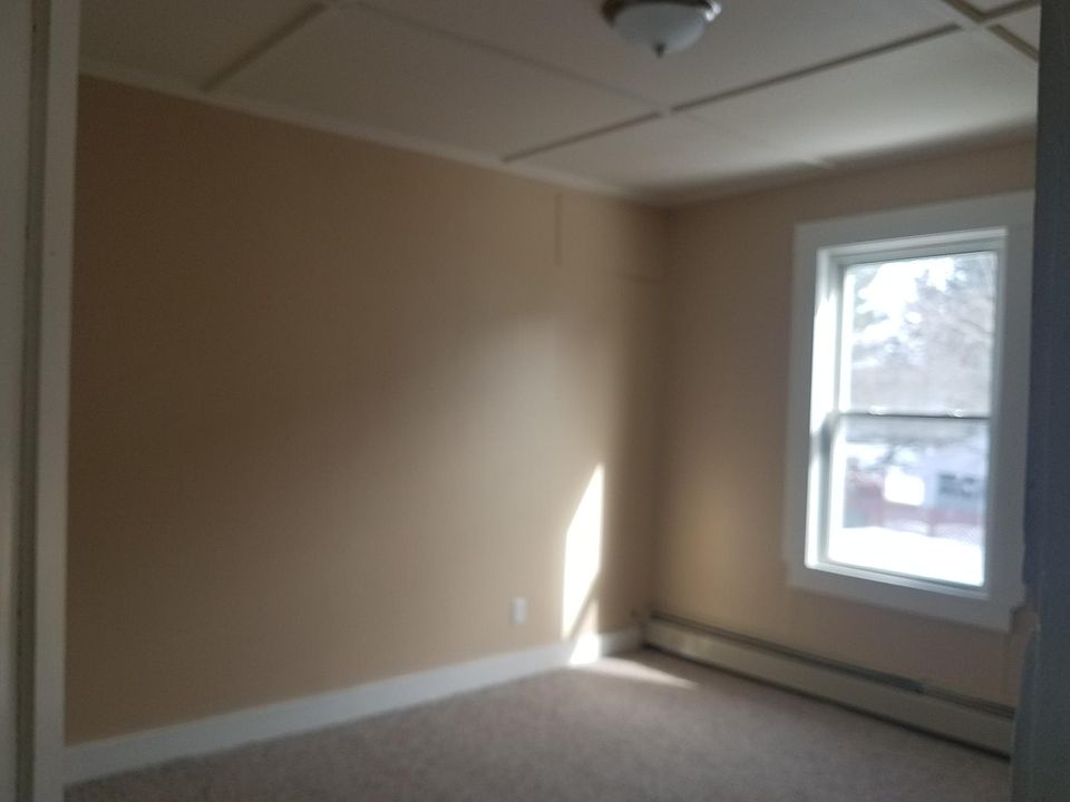 2nd image of 21 Gold St APT 1