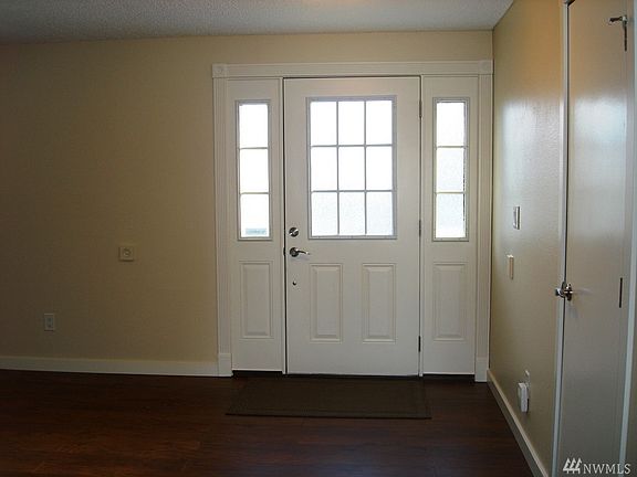 3rd image of 1215 22nd St SE