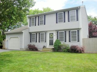 16 Meaghan Brooke Ln, Warwick, RI 02888