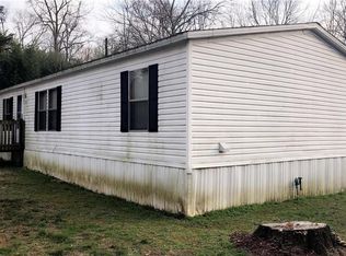 135 Windy Hill Ln, Seneca, SC 29678