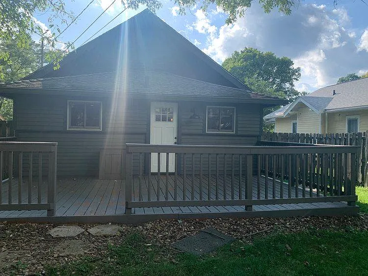 2 bed, 1120 sqft, $2,300 — Photo 2