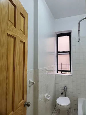 Rented by Manhattan Flats | media 17