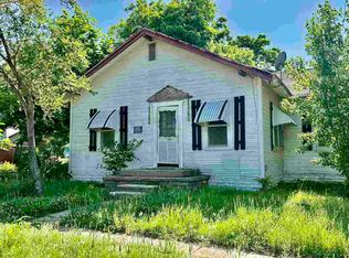 309 N 6th St, Blackwell, OK 74631