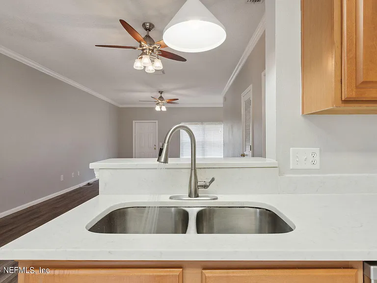 574 Southbranch Dr — Photo 14