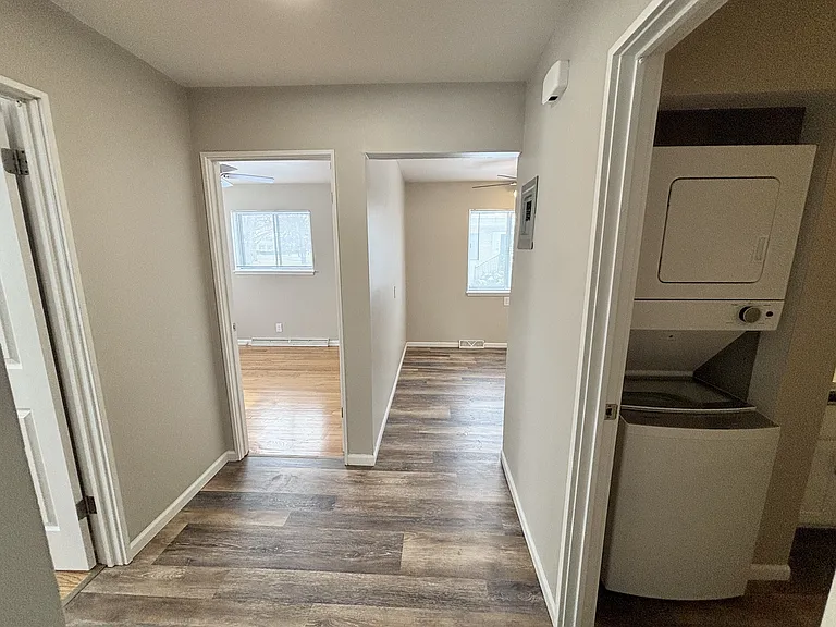 Town's Edge Apartments — Photo 82