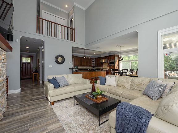 4th image of 2915 Fern Dr