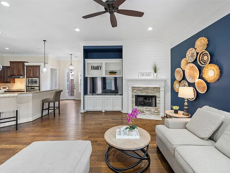 34 Danby Pl — Photo 1