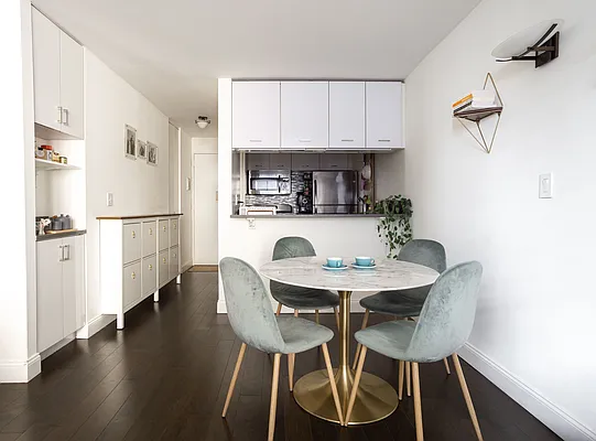 Rented by RSNY Realty | media 2