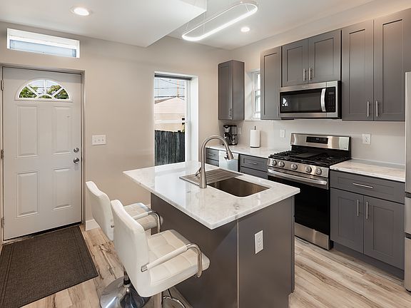 5th image of 245-251 S Grubb St #245