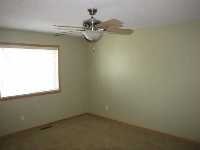 6844 Meadow Grass Ln S — Photo 9