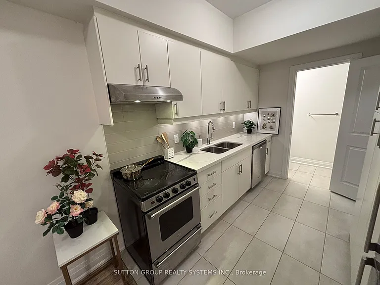 1774 A Lawrence Ave W #2 — Photo 2
