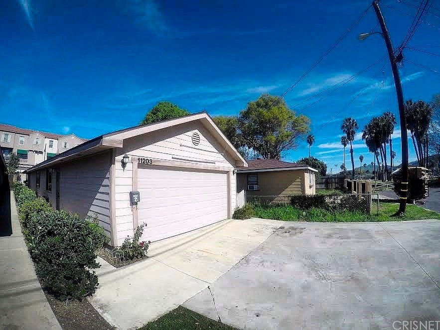 1st image of 11203 Aster St