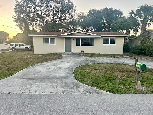 2301 NW 3rd Ave Photo 1
