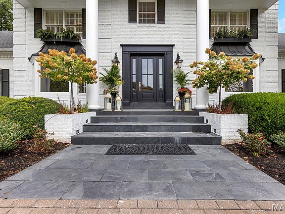 3rd image of 1106 Wheaton Hill Ct