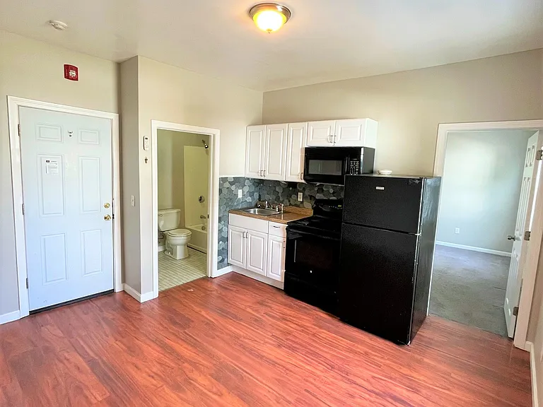 378 Center St #1 — Photo 3