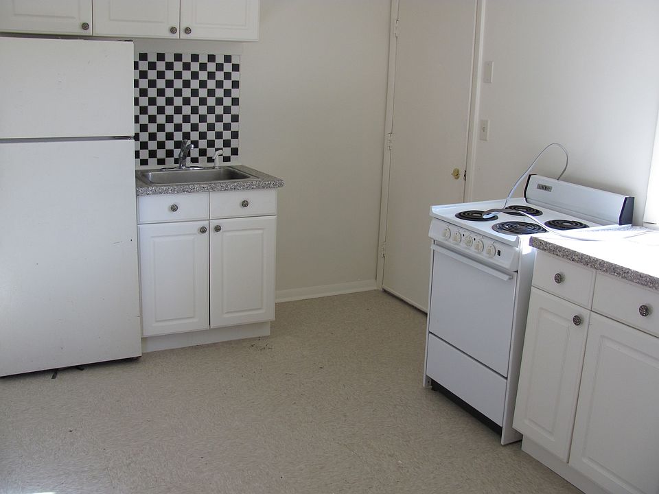 2nd image of 142 Burt St APT 7