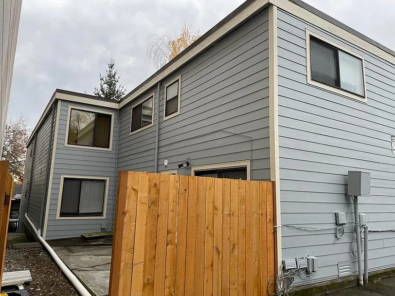 310 NE 45th St #2 — Photo 13