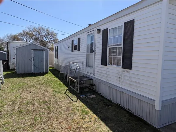 242-23 Manton St, Pawtucket, RI 02861