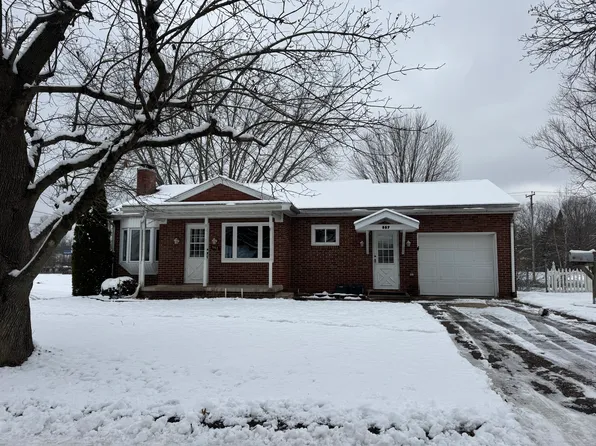 557 3rd St NE, New Philadelphia, OH 44663