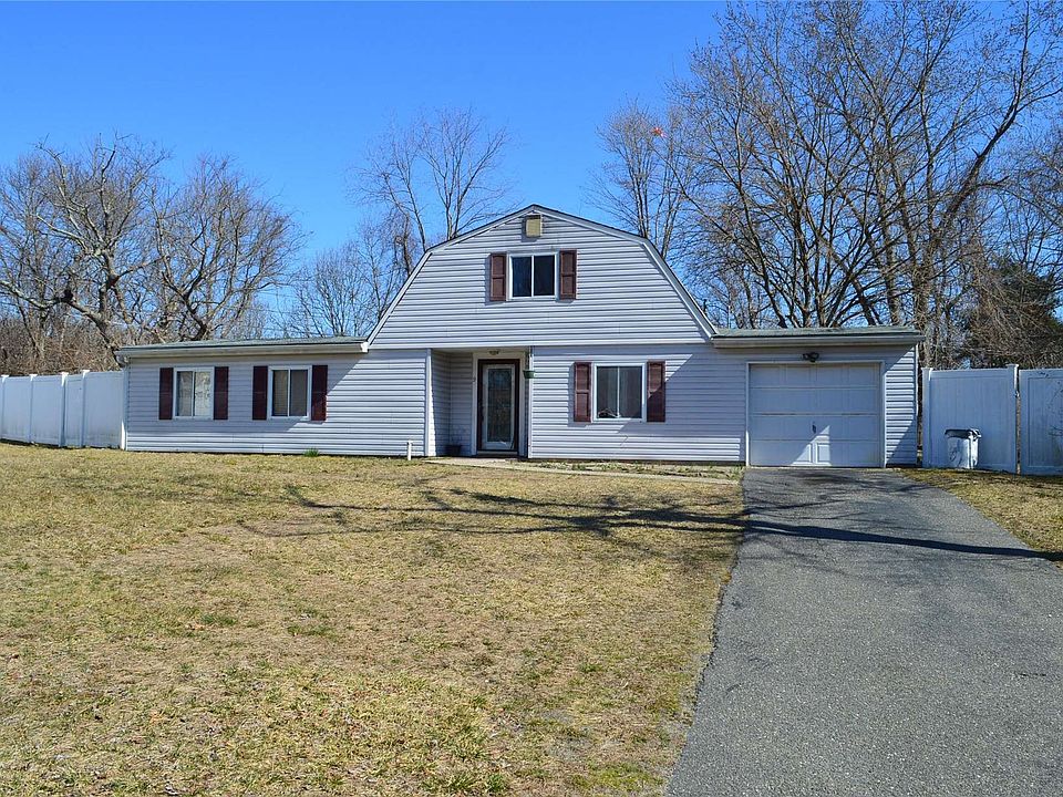1st image of 9 Honeysuckle Ln