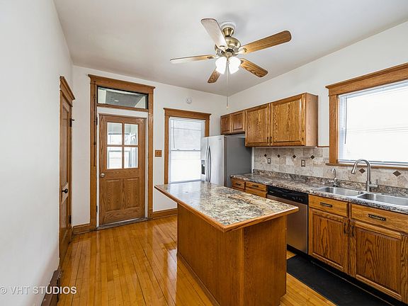 4th image of 1521 Cuyler Ave