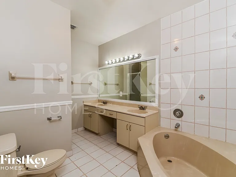 10901 SW 161st Pl — Photo 9