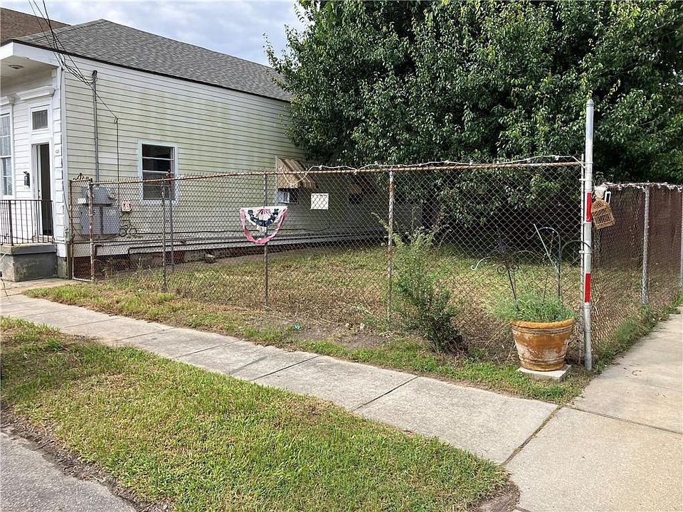 2nd image of 460 Jackson Ave