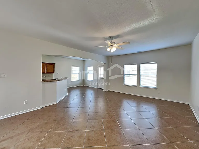 1052 Shadow Glenn Dr — Photo 7