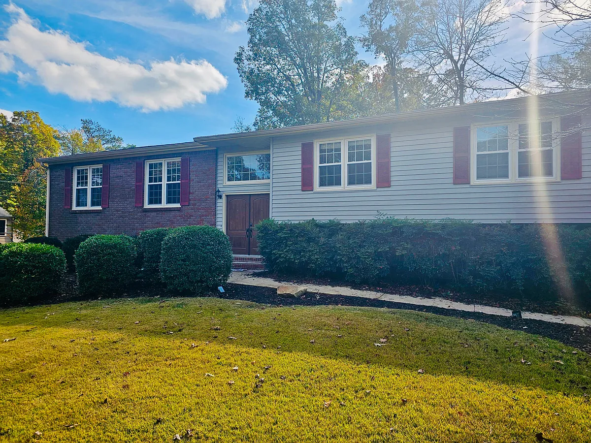 Building Photo - 2996 Wendwood Dr