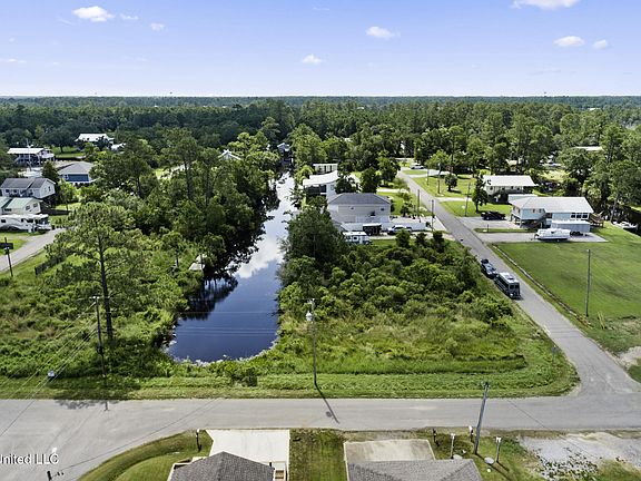 4th image of 0 Florida St #32