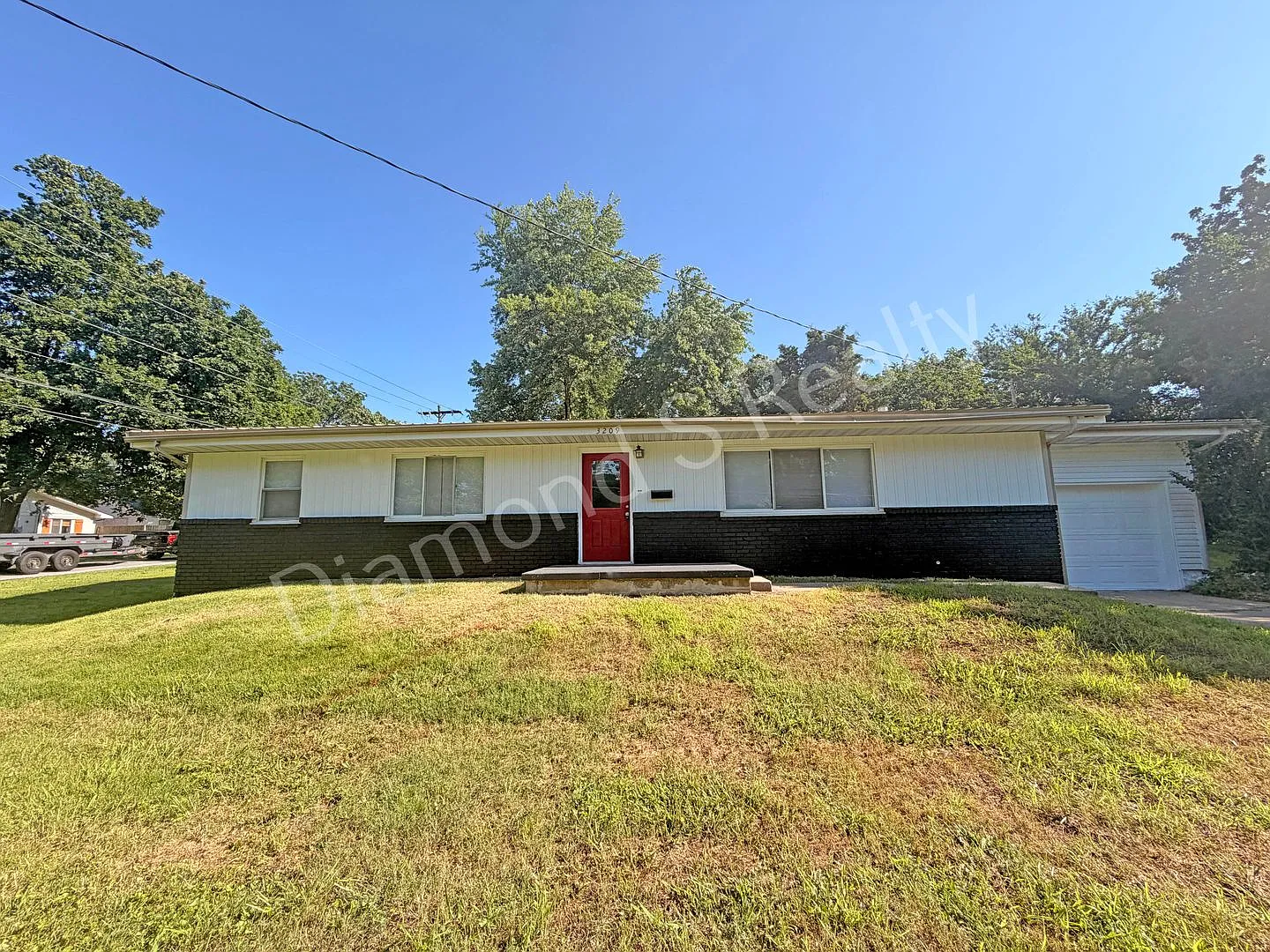 Move In Special! Spacious 3 Bed, 2 Bath Home With Large Yard Available! — Photo 1