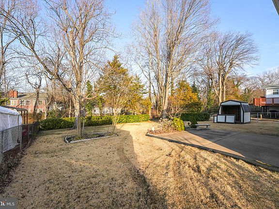 3rd image of 3921 Dominion Dr