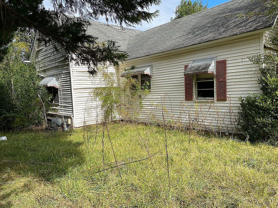 1st image of 608 W Chattahoochee St