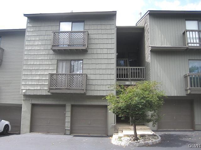 1st image of 609 Spruce Hills Dr