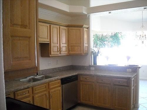 3rd image of 25 Pine Grove Dr