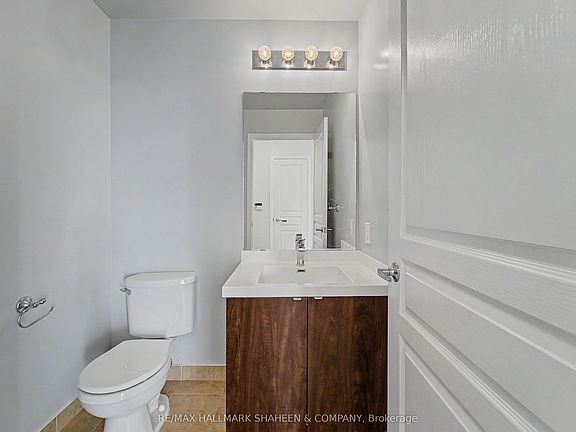 5th image of 352 Front St W Unit 1815