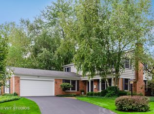 25 Standish Dr, Deerfield, IL 60015