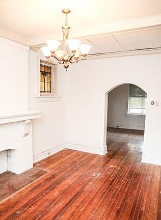 3rd image of 2815 Sidney St