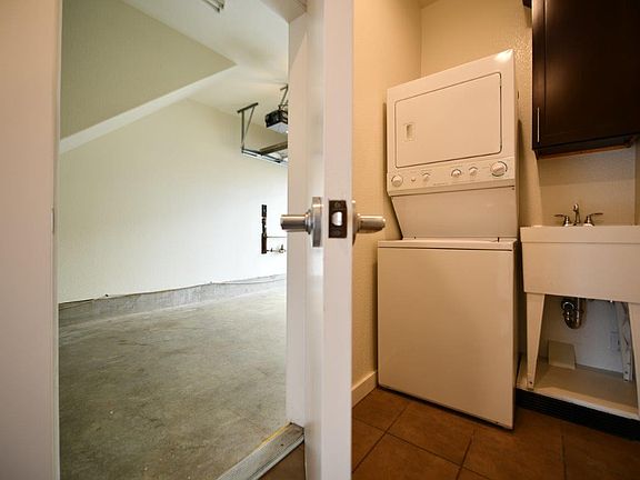 5th image of 1026 Apgar St